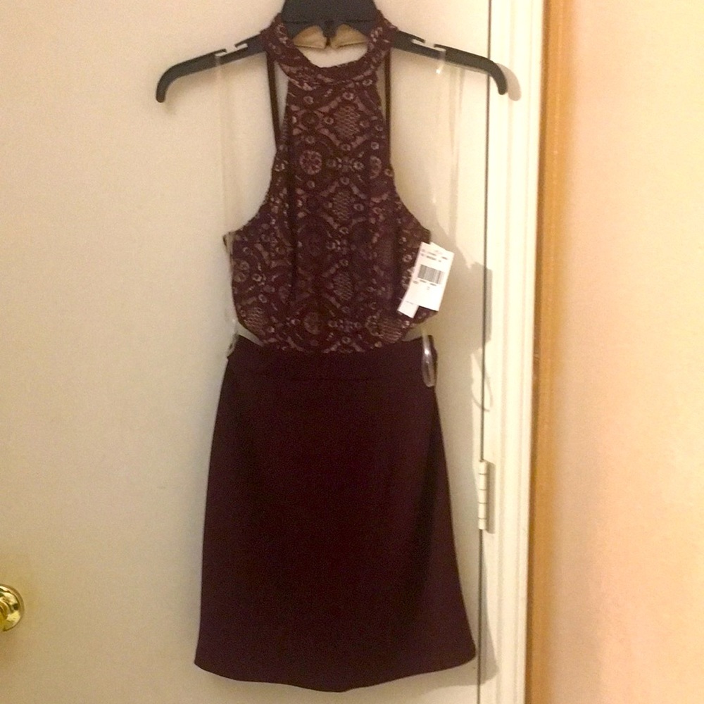 Adorable Lacey Dress. NWT - Picture 3 of 4